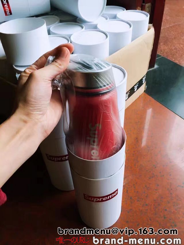 2017V fB[XYVv[SupremeۉRbv750ML 122 ؍Uʔ